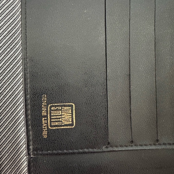 Amanda Smith Black Leather Wallet - Picture 2 of 6
